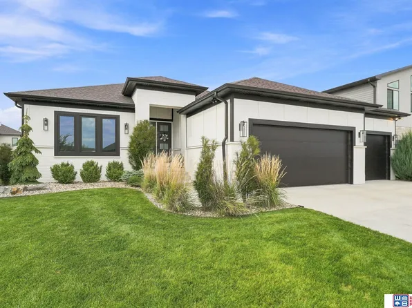 9631 Toma Rd, Lincoln, NE 68526