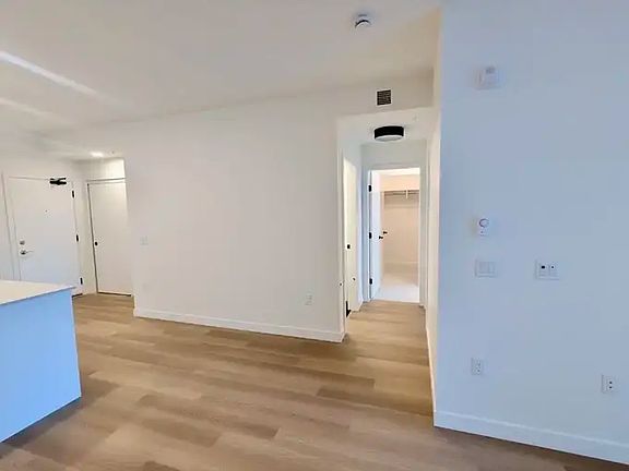 5th image of 209 Lebleu St #302