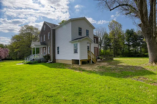 201 Mansion Dr Photo 1
