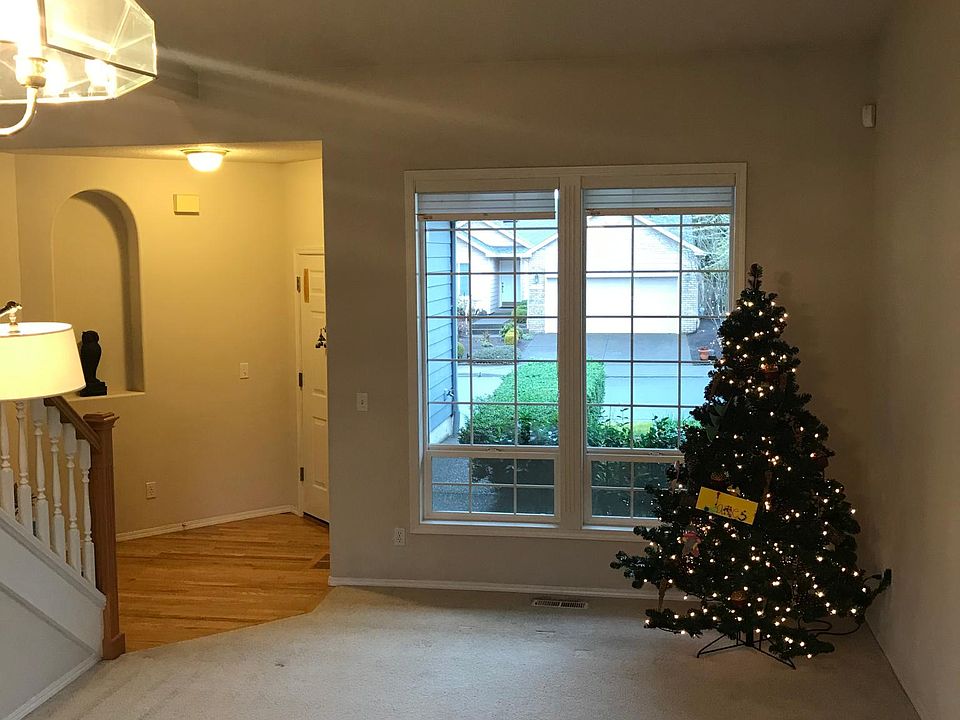 Entrance and Living room
