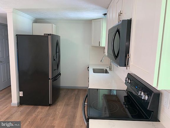 3rd image of 13 Rosewood St