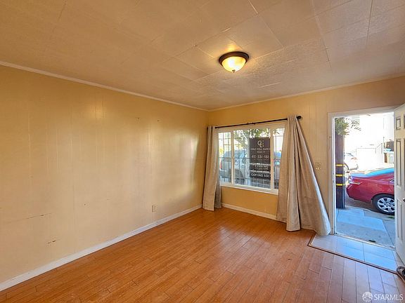 2nd image of 128 Accacia St