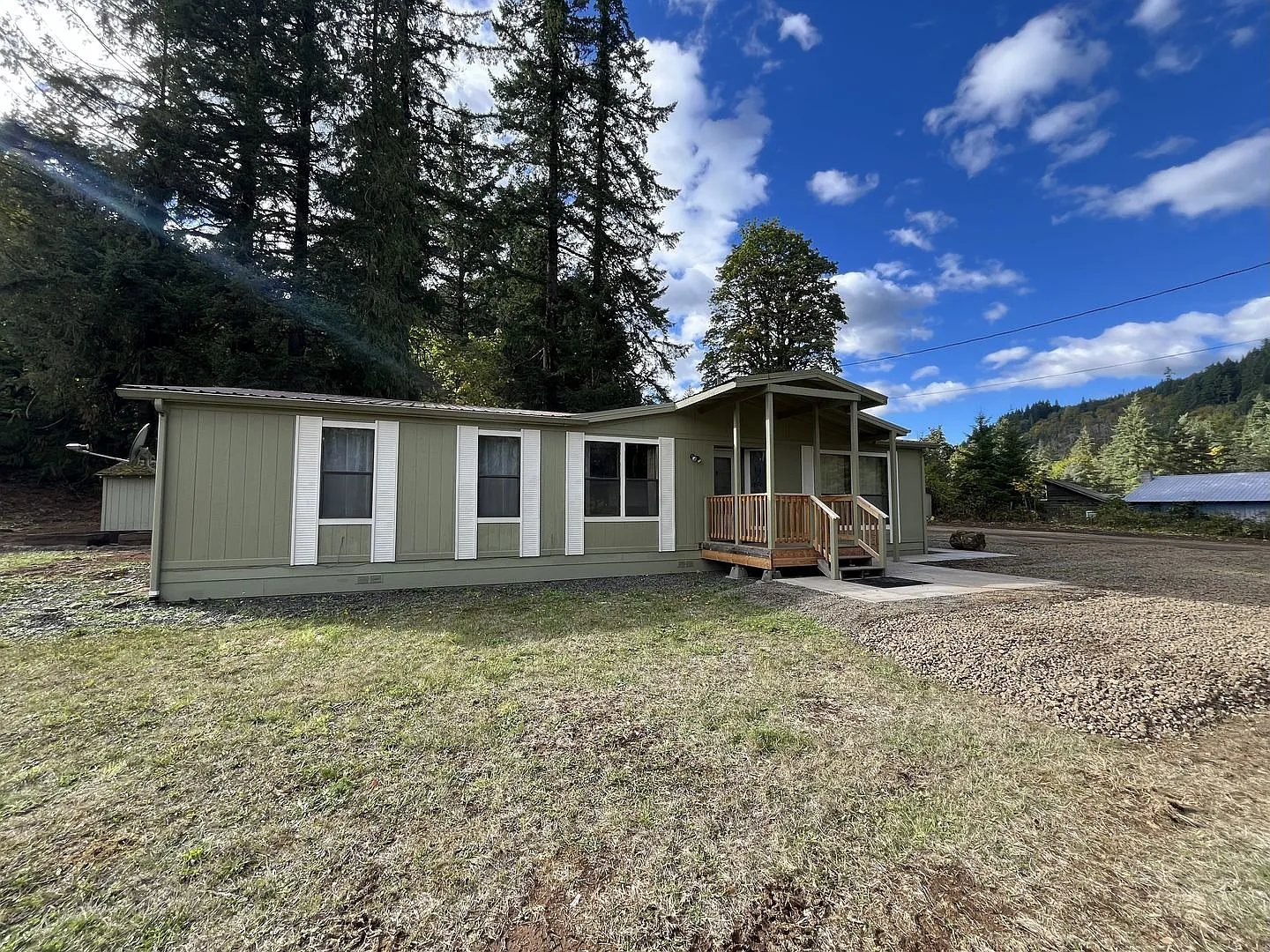 Charming 2-Bed, 2-Bath Country Retreat with Modern Comforts and Open Layout — Photo 3