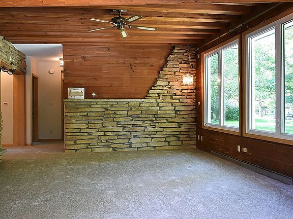 3rd image of 3101 E Forest Ln