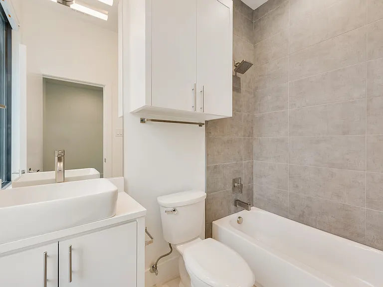 6420 Kenwood Ave — Photo 13