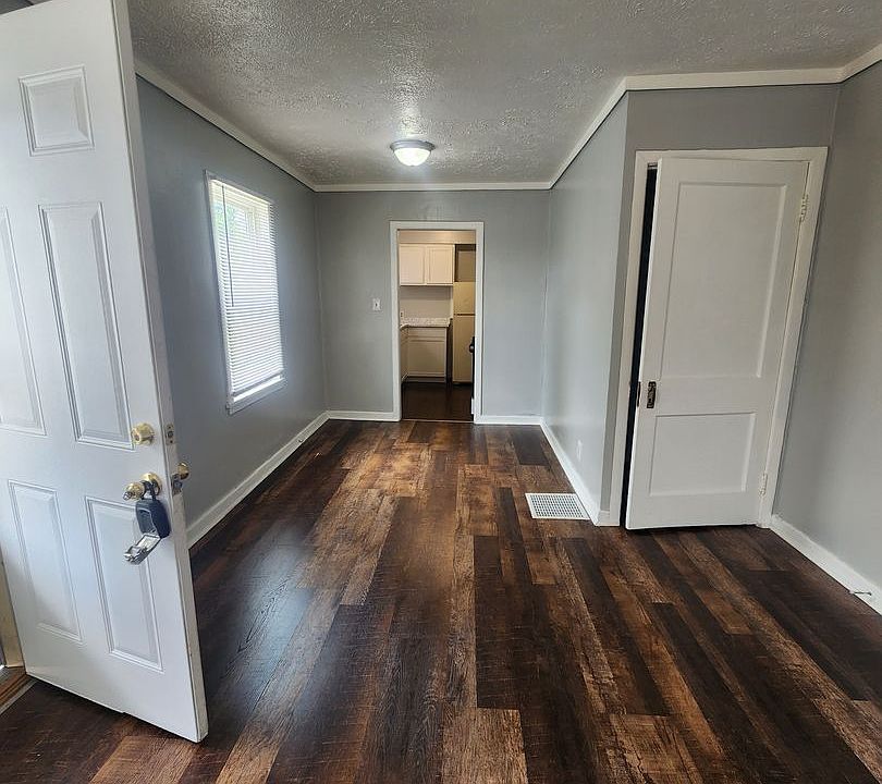1st image of 1038 N Tibbs Ave