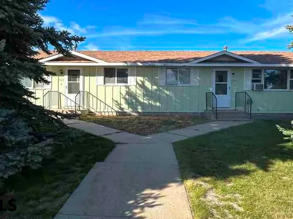 1950 Dogwood St, Gering, NE 69341