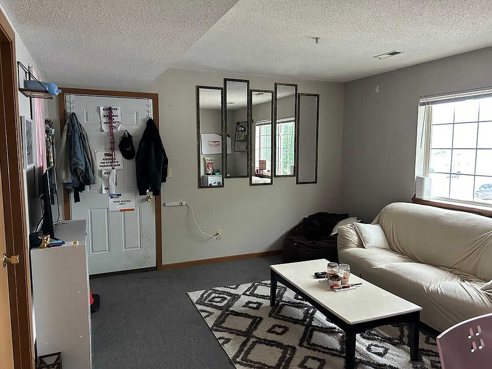 1st image of 537 S Van Buren St APT B
