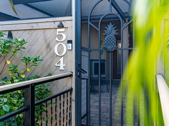 5th image of 1100 SE Mitchell Avenue #504