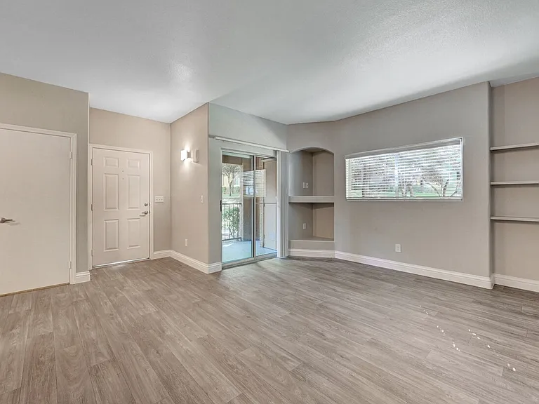 Horizon Ridge Apartments — Photo 12