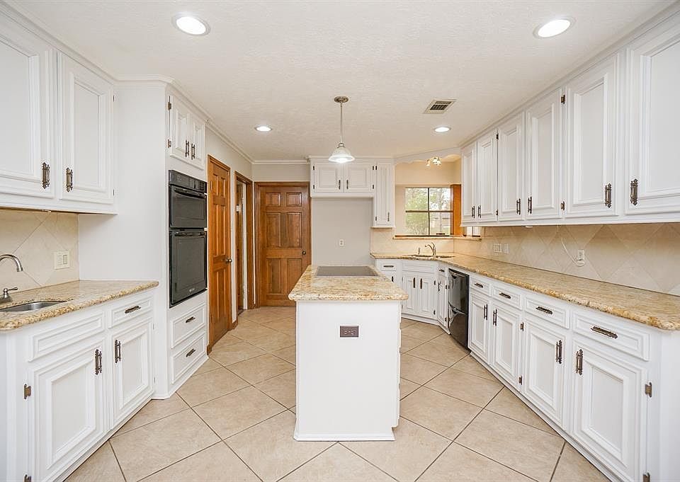 1st image of 2918 E Elm Cir
