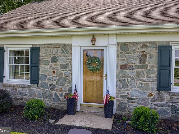 5th image of 1262 Graystone Rd