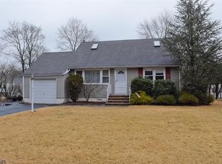 3 Mulberry Ln, Denville, NJ 07834