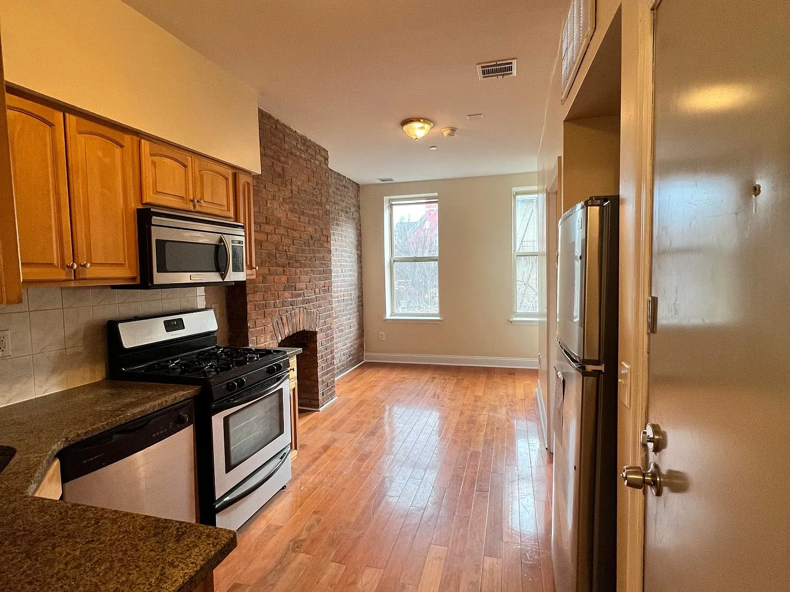 1 bed, $2,450 — Photo 2