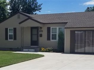 320 NW 1st St, Moore, OK 73160