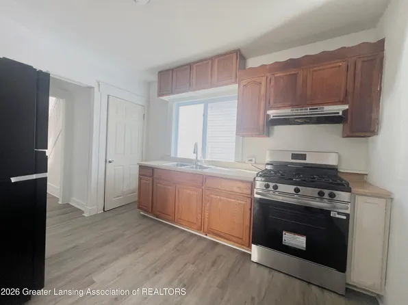 416 W Willow St, Lansing, MI 48906