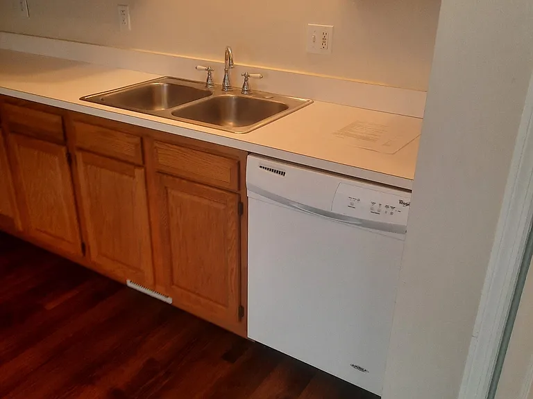 708 W Adams St — Photo 18