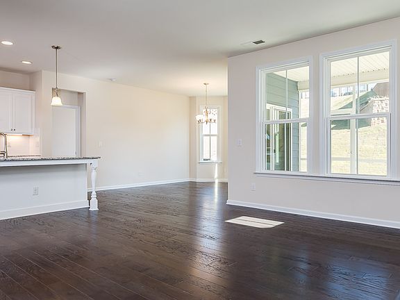 5th image of 1043 Steinbeck Dr