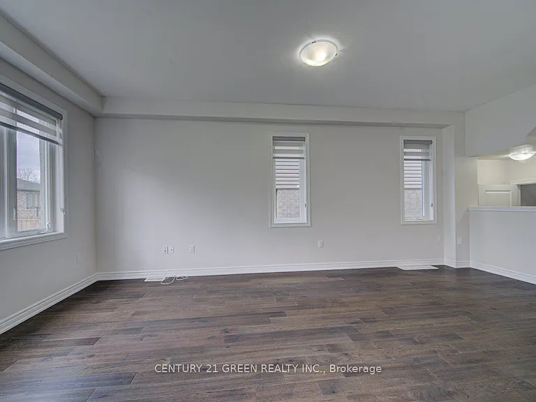 30 Baker Ln — Photo 12