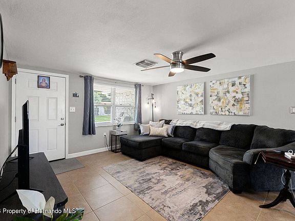 4th image of 9135 Hermitage Ln