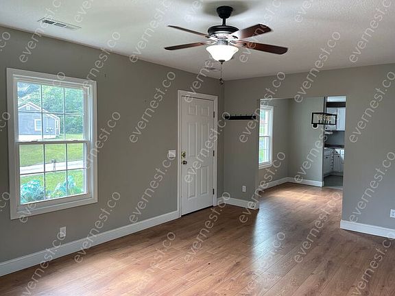 3rd image of 3719 Connelly Ln