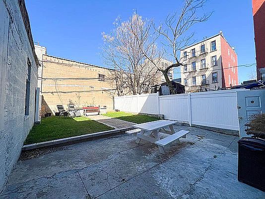 5th image of 197 Johnson Ave #4E