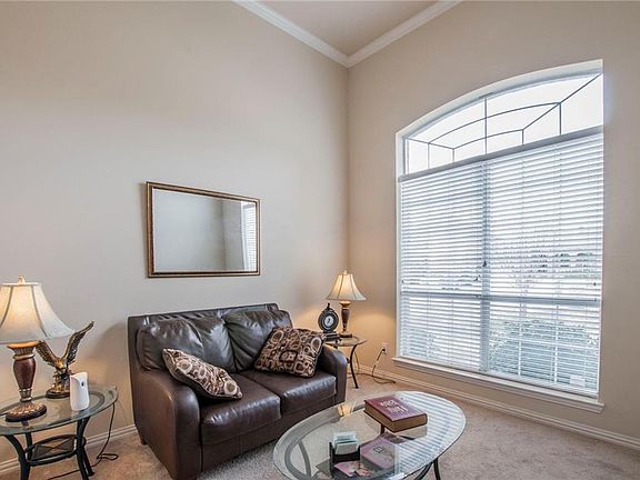 4th image of 1203 Antoinette Dr