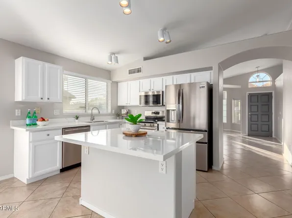 11658 W CATCLAW Court, Surprise, AZ 85378