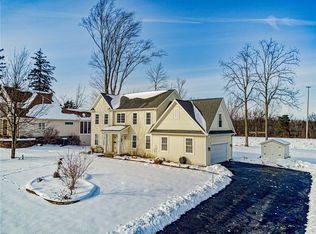 2 Canalside Dr, Spencerport, NY 14559