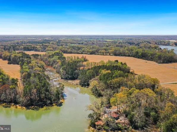 3 Beales Wharf Rd, Montross, VA 22520