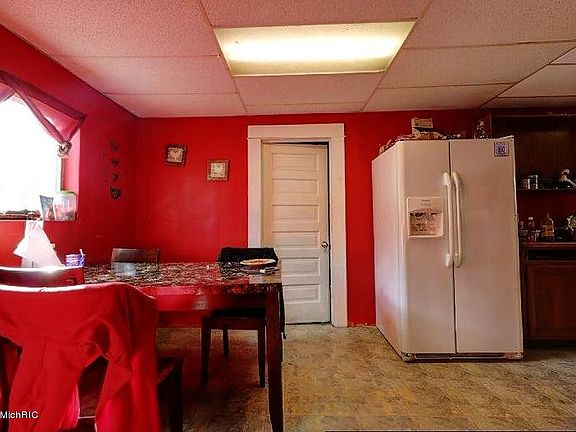 5th image of 907 Kensington Ave SW