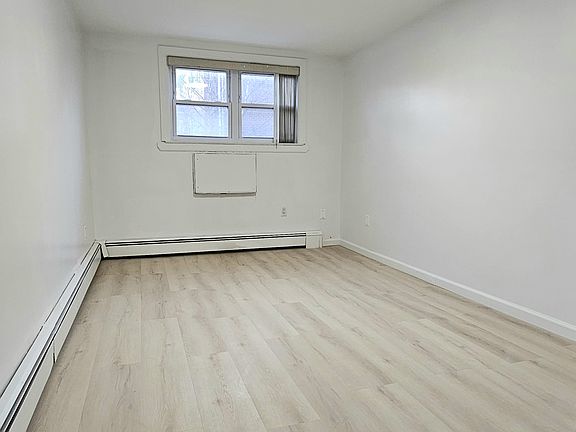 5th image of 801 Throggs Neck Expy APT 1