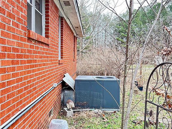 3rd image of 11381 Macon Rd