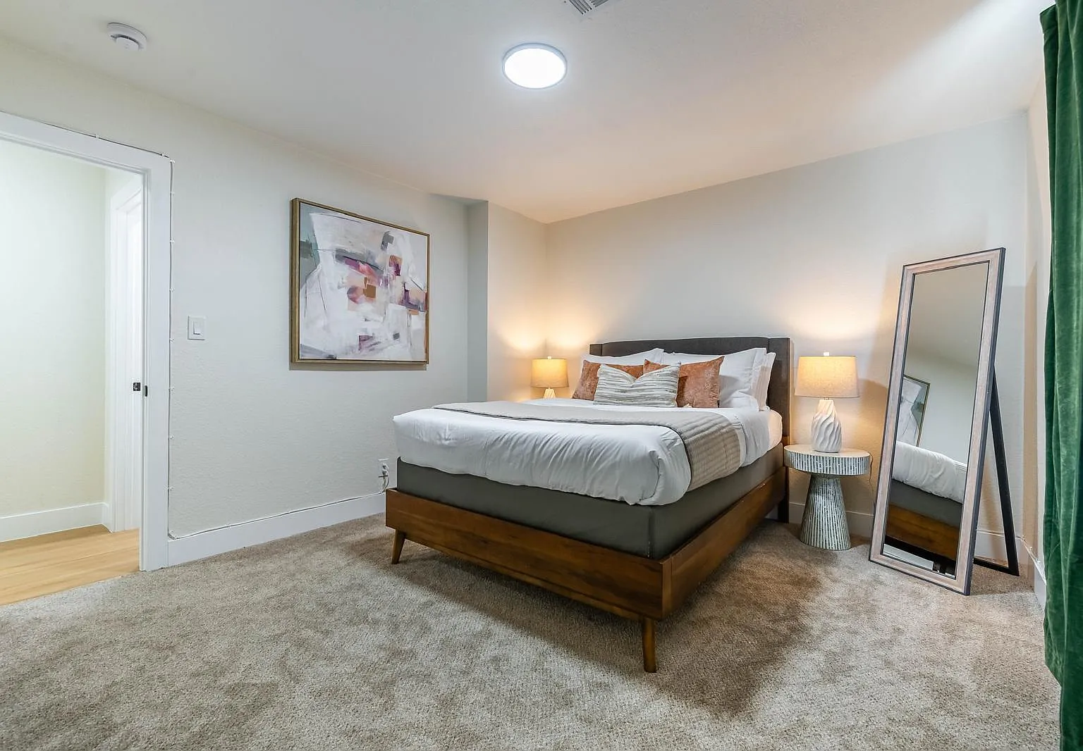 4 bed, 1787 sqft, $4,000 — Photo 1