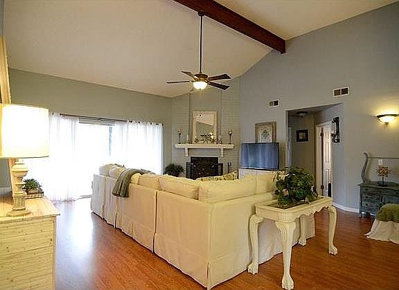 5th image of 229 Woodridge Blvd