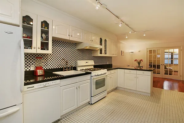 Sold by Corcoran | media 2