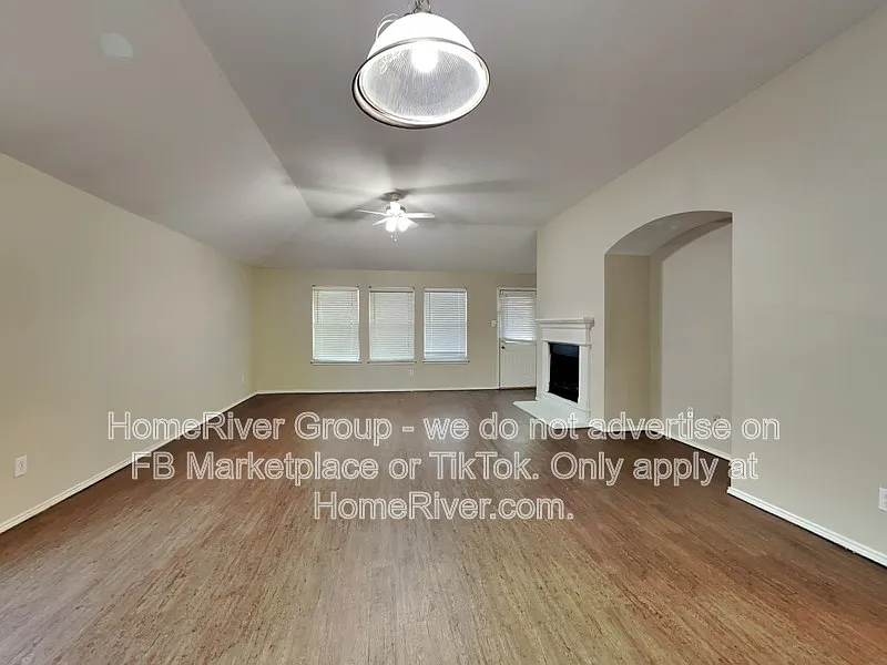 4 bed, 2.0 bath, 1575 sqft, $1,895 — Photo 3