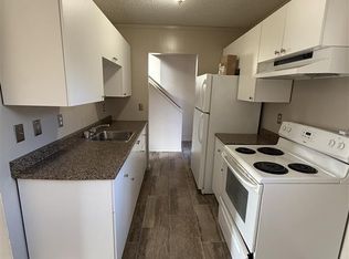 8333 29th Ave NW, Edmonton, AB T6K 3J9