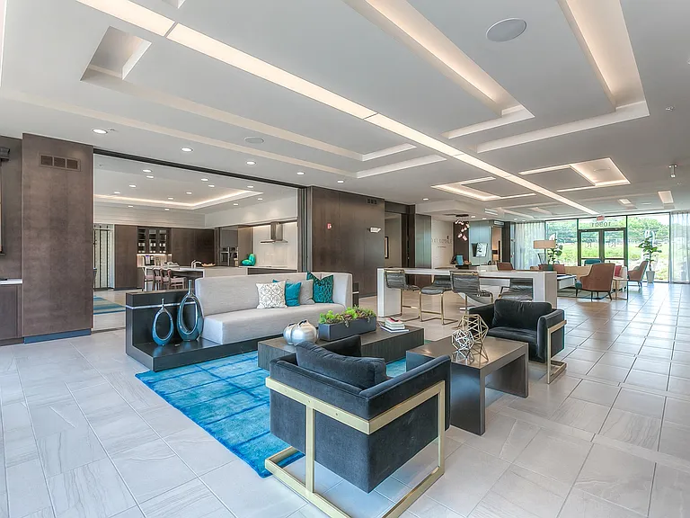 The Royale at CityPlace — Photo 32