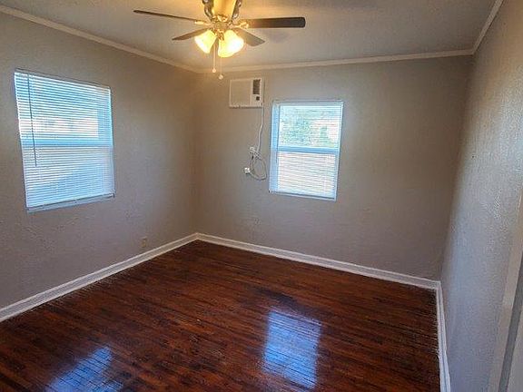 3rd image of 304 SE 13th St