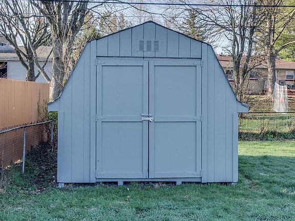 5th image of 2305 Hanover Dr