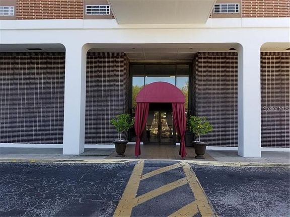 2nd image of 4015 Bayshore Blvd APT 6C