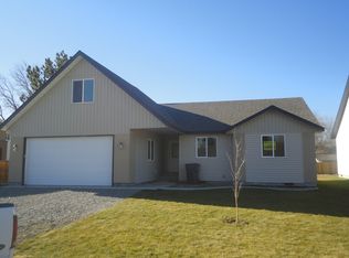 415 N Apple St, Shoshone, ID 83352