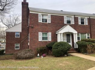 86 Manor Dr, Red Bank, NJ 07701