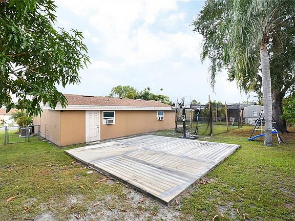 3rd image of 112 Mante Dr
