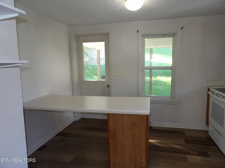 332 Cleveland St — Photo 16