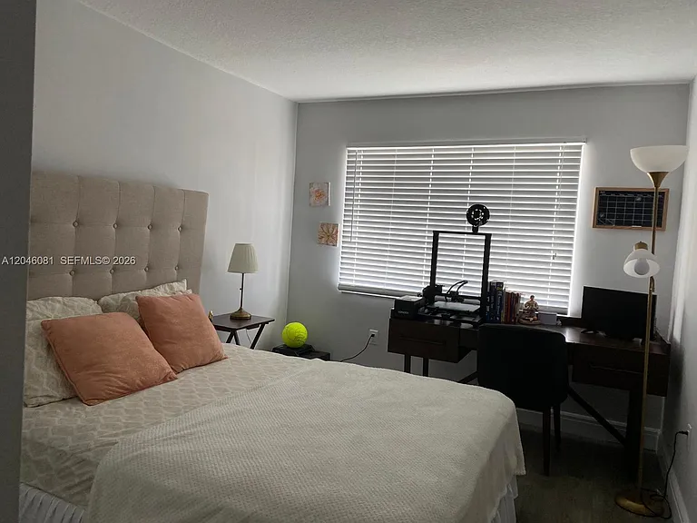2864 SW 129th Ave — Photo 5