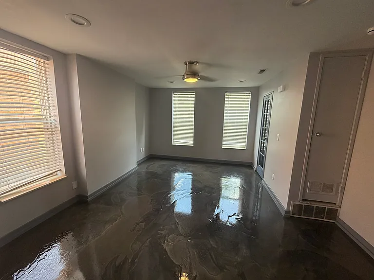 838 Oak St — Photo 18