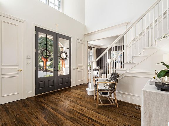 5th image of 2301 Longleaf Way