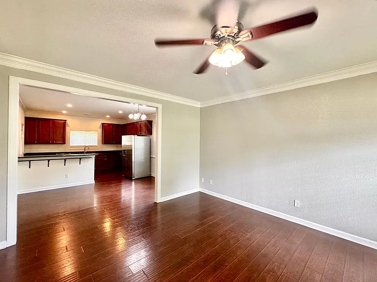 113 Crocker St — Photo 11